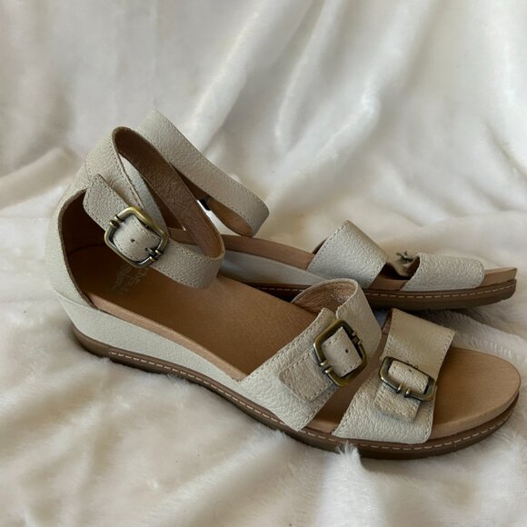 Dansko Comfort Sandal Womens Size 10 Cream Beige Minimalist Platform - Picture 3 of 10